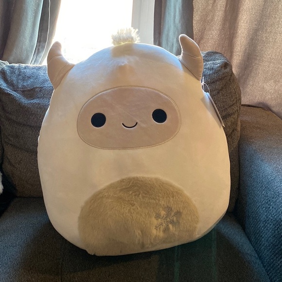 16” 2022 Christmas Amleth yeti squishmallow - Picture 1 of 5
